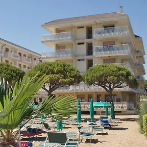 Diplomatic-residence Fronte Mare-piazza Torino-lido Di , Lido di Jesolo Italien