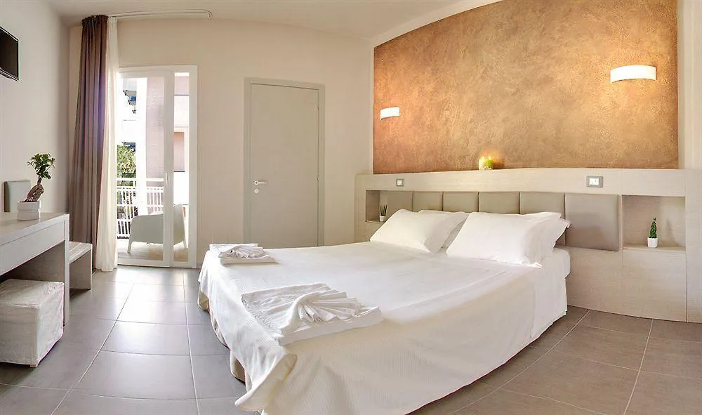Hotel Helvetia Lido di Jesolo 3*,  Italien